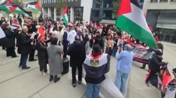 من قلب العاصمة الأوروبية الجالية المصرية والفلسطينية تخرج لدعم الرئيس السيسي في مشهد يثير الانتباه شاهد الفيديو 1